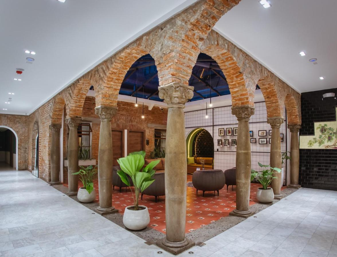 Wanderlot - Hotel Plaza Central Riobamba Bagian luar foto