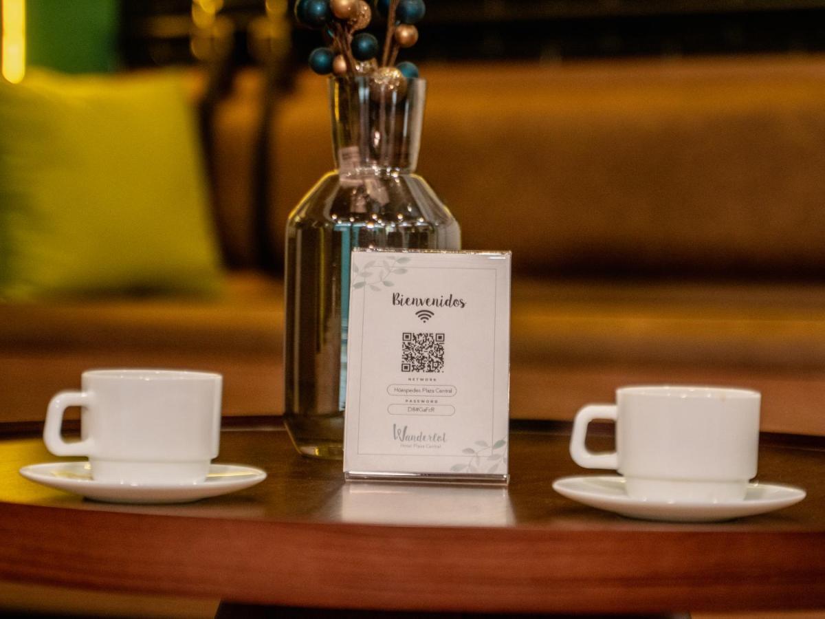 Wanderlot - Hotel Plaza Central Riobamba Bagian luar foto