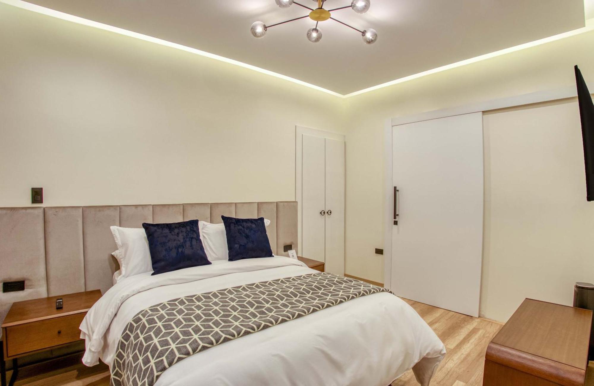 Wanderlot - Hotel Plaza Central Riobamba Bagian luar foto